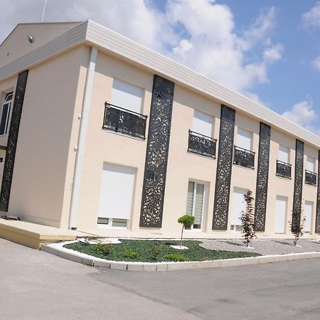 Sobe Sova Kikinda Hotel ภายนอก รูปภาพ