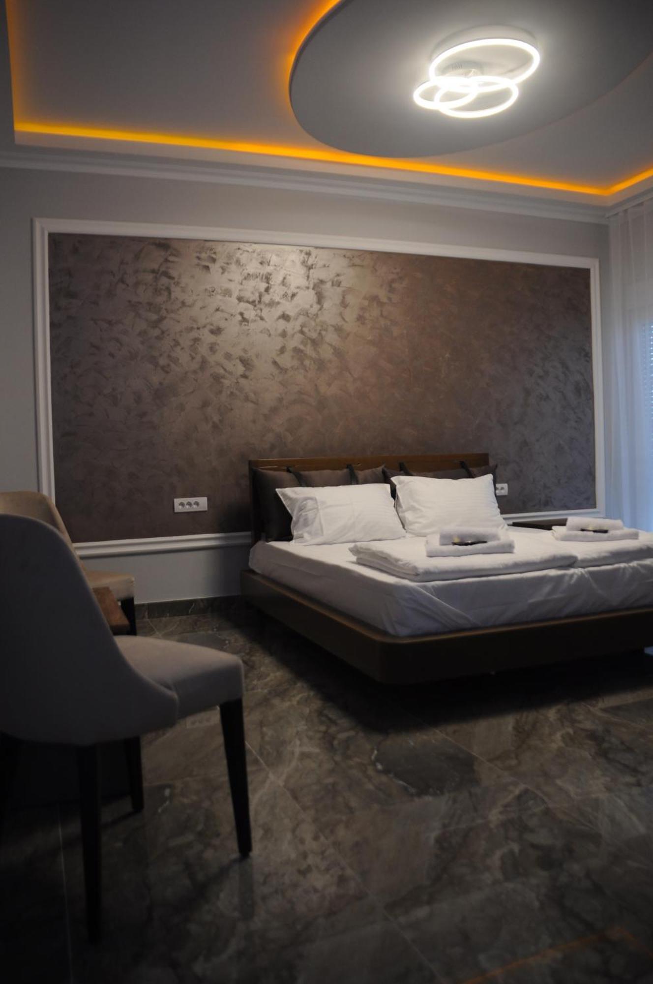Sobe Sova Kikinda Hotel ภายนอก รูปภาพ