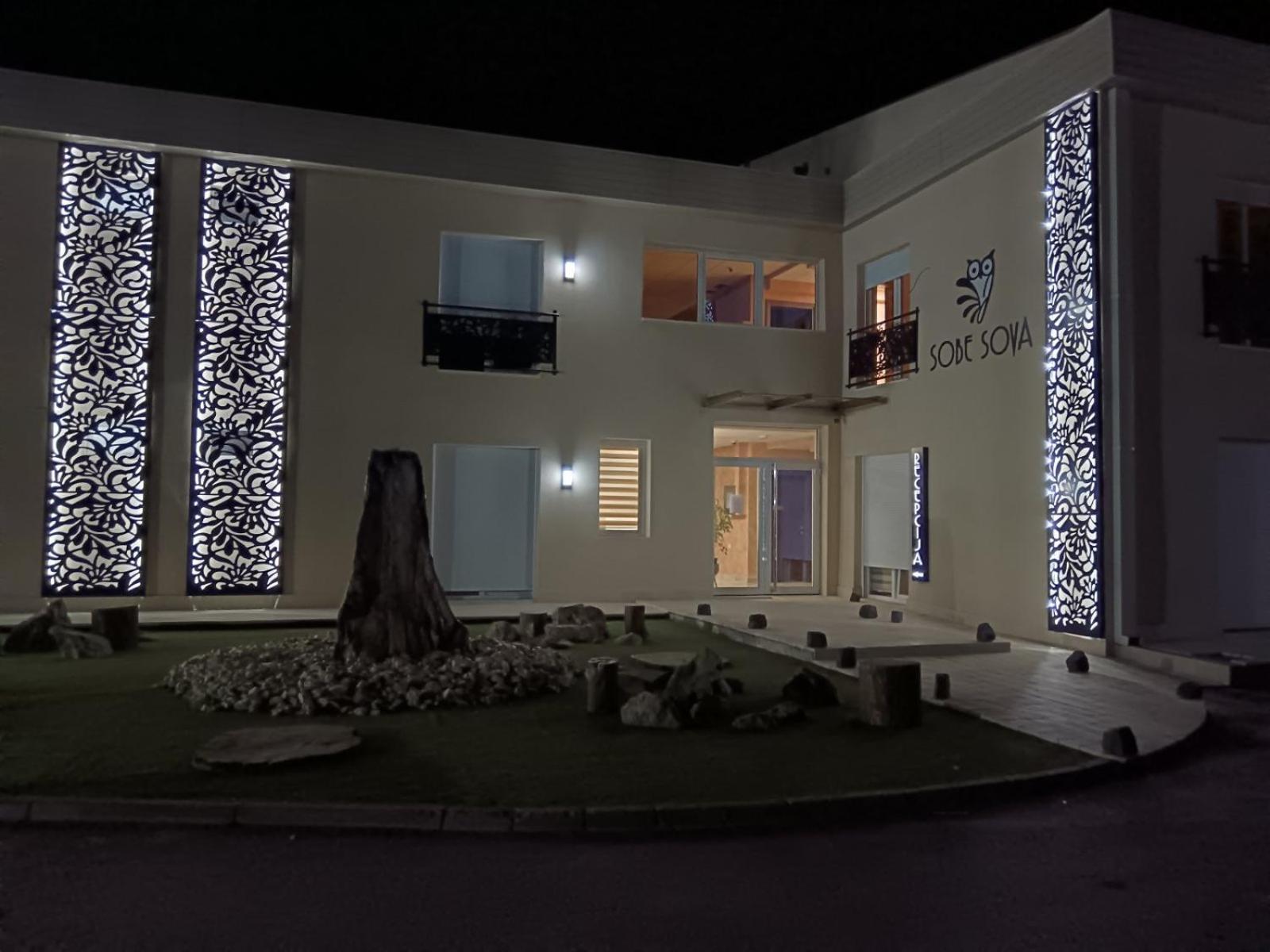 Sobe Sova Kikinda Hotel ภายนอก รูปภาพ
